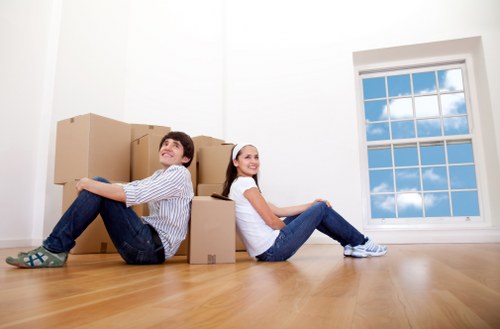 Efficient Barnes removal company assisting with a house move